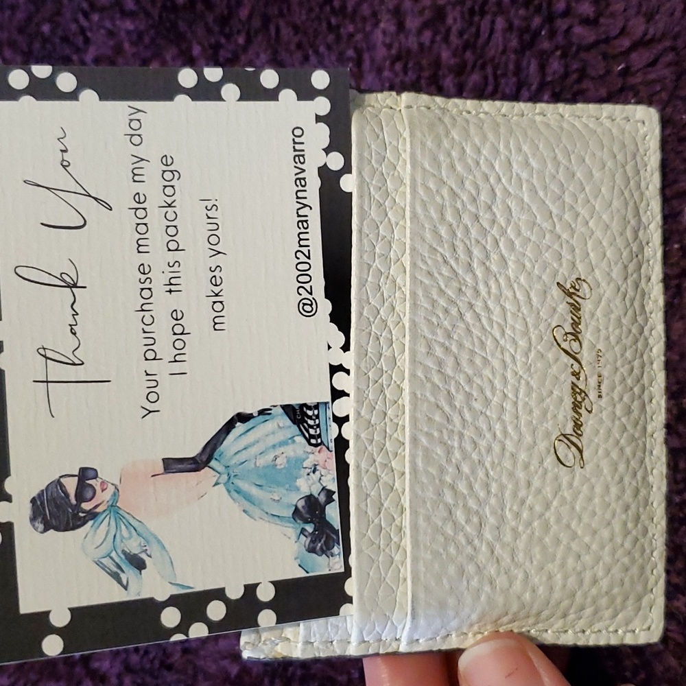💥 SOLD 🚫  Dooney & Bourke card wallet, cream colored- - Picture 8 of 8